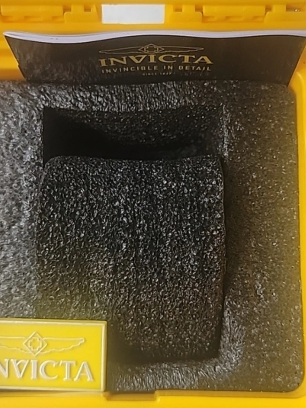 Invicta 1-Slot Yellow Waterproof Collector's Dive Case Watch Box